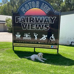 توكوموال Fairway Views Motor Inn Exterior photo