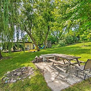 Juneau Charming Horicon Cottage And Dock On Rock River Exterior photo