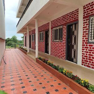 Junnar Fulgulab Lawns And Home Stay Exterior photo