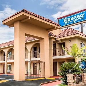 Rodeway Inn & Suites بيلفلاوير Exterior photo