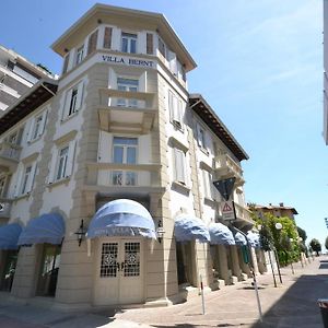 Hotel Villa Bernt غرادو Exterior photo