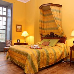 مبيت وإفطار Feneu Chateau De Montriou Room photo