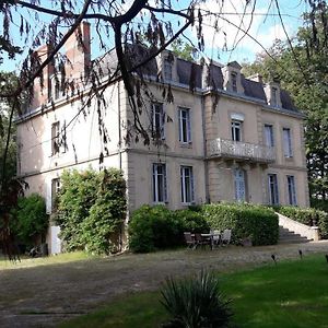 مبيت وإفطار Bourbon-lʼArchambault Chateau Du Grand Lucay Exterior photo