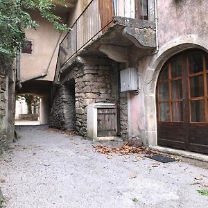 Sainte-Eulalie-de-Cernon Maison De Village Au Coeur Des Remparts Exterior photo