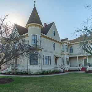 فندق Chateau Coralini ساليناس، كاليفورنيا Exterior photo