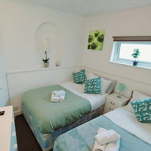 Hoo Gillings Villa -5 Bed Great For Long & Short Stay!!! Gillingham Kent Exterior photo