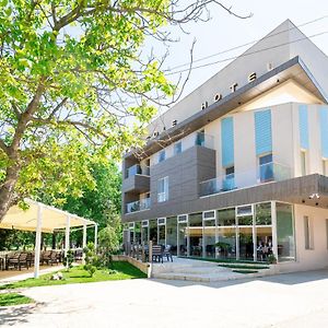 سلوبوزيا Hotel Console Exterior photo