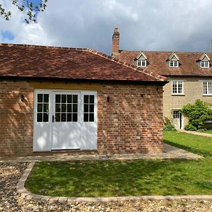 مبيت وإفطار نيوبورت باجنل Old Bunsty, Gayhurst, Milton Keynes Exterior photo