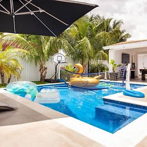 ميامي غاردنز Pool Party! Villa With Heated Pool, Gym, Jacuzzi, Games & More Exterior photo