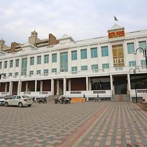 Hotel Sudhir, سونيبات Exterior photo