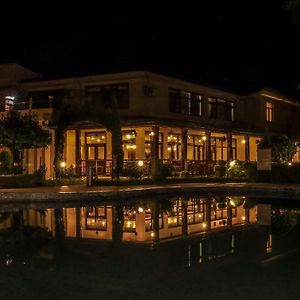 Bharatpur Garden Resort Gaindakot Exterior photo