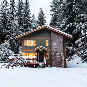 Silver Peak Lodge Glacier Exterior photo