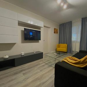 Small Modern Apartment كرايوفا Exterior photo