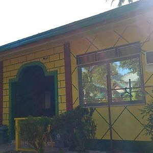 فندق Rodel Yellow Hauz Itaytay Exterior photo