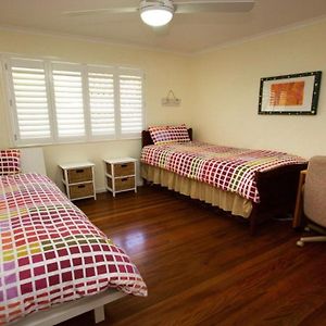 فيلا 21 Cooroora Street Dicky Beach Qld كالوندرا Exterior photo