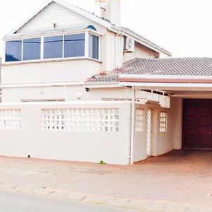 فيلا Kingfisher Place Lenasia Exterior photo