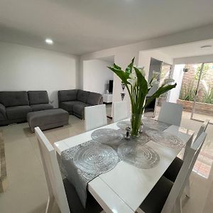 شقة بالميرا  في Casa Completa Con Aire Acondicionado, Calentador De Agua & Garaje Privado Exterior photo