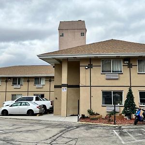 River Walk Inn Fort Atkinson Exterior photo