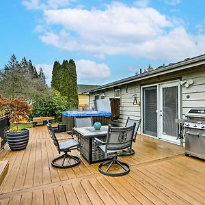 Lynnwood Home Private Hot Tub, Fire Table And Grill لينوود، واشنطن Exterior photo
