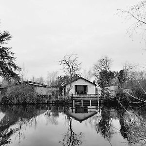 فيلا Rustig Gelegen Chalet Kapeki Met Tuin Aan Het Water جيل Exterior photo