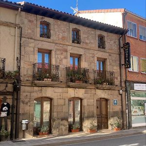 فندق Hostal Rural Las Nubes Salas De Los Infantes Exterior photo