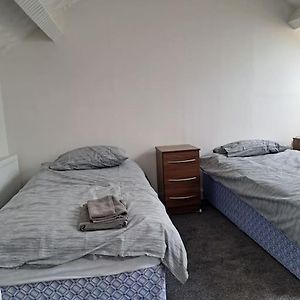 شقة Dowlais  في 1 Bed Apart Exterior photo