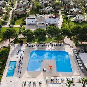 مينيرفينو دي ليتشي Dolmen Sport Resort Exterior photo