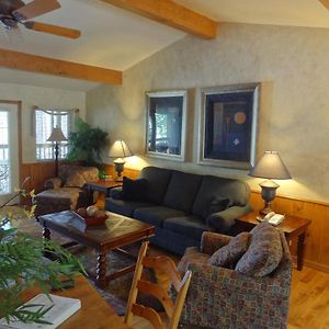 Mount Ida C16, Two Bedroom, Two Bath, Log-Sided Harbor North Luxury Cottage With Hot Tub, Cottage Exterior photo