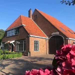 شقة Rustig Logeerverblijf Aan De Rand Van De Stad Lekkum Exterior photo