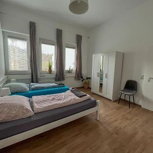 فاينشتاد Modernes Apartment Mit Balkon, Parkplatz Und Smart Tv Bis Zu 10 Personen Exterior photo