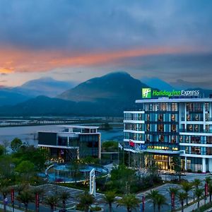 Holiday Inn Express Jiangmen Yinhu Bay, An Ihg Hotel Exterior photo