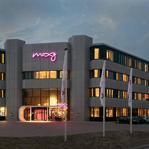 فندق Moxy Amsterdam Schiphol Airport هوفدوربْ Exterior photo