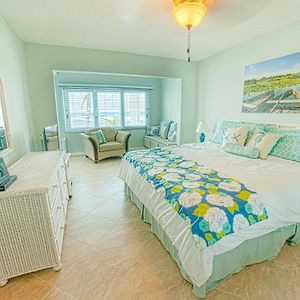 شقة Gorgeous Ocean Views! Welcome To Bella Breeze! Beachfront 2Br 2Ba Sion Farm Exterior photo