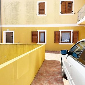 شقة Soluzioni Immobiliari - Residenza Ugo 2 Bilocale Con Terrazza Attrezzata E Posto Auto Privato La Maddalena لا ماداّلينا Exterior photo
