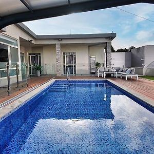 Shomera אחוזה על המים - וילה יוקרתית עם בריכה מחוממת וג'קוזי - Luxury 4 Bedroom Villa With Heated Pool And Jacuzzi Exterior photo