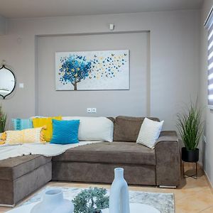 Veria Panorama Luxury Suite With Garden 2 Exterior photo