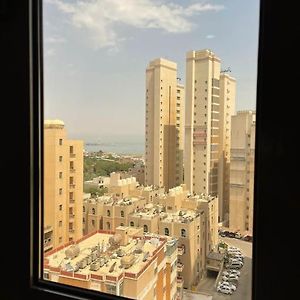 شقة الكويت  في A Journey Of Luxury Seaview Living. Exterior photo