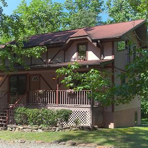 فيلا Secluded Chalet - Pet Friendly Columbus Exterior photo