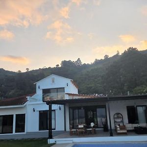 فيلا Chalet Santa Teresita Amatitlán Exterior photo