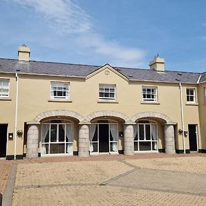 The Downshire Arms Apartments Hilltown نيوري Exterior photo