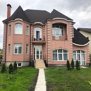 فندق Гостевой Дом Осокорки كييف Exterior photo