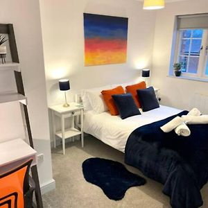 Bright & Cosy One Bedroom Apartment - Perfect Base In بيشوبْسْ ستورتفورد Exterior photo