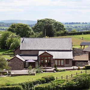 مبيت وإفطار أبرجافني Great Park Barn Exterior photo