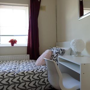 Females Only - Private Bedrooms In Dublin لُكَن Exterior photo