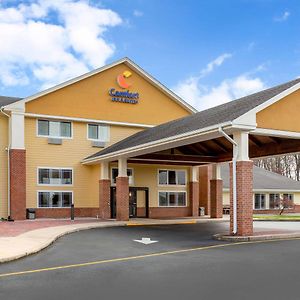 ميلفورد Comfort Inn & Suites Exterior photo