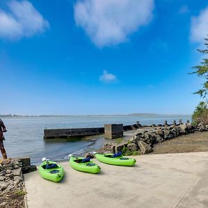 فيلا Waterfront Coos Bay Retreat With Boat Ramp, Kayaks! Exterior photo