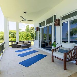 Whitehouse Ivy'S Cove Beach Side Condo - Luxury Villa Exterior photo