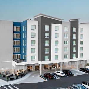 Towneplace Suites By Marriott Tampa كليرووتر Exterior photo