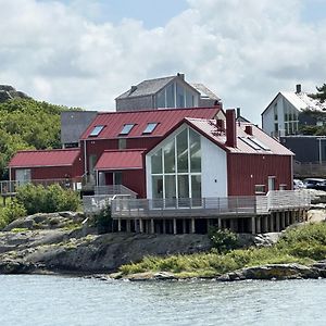 Karna Unique Holiday Home 10 Meters From The Water At Lilla Fjellsholmen Exterior photo