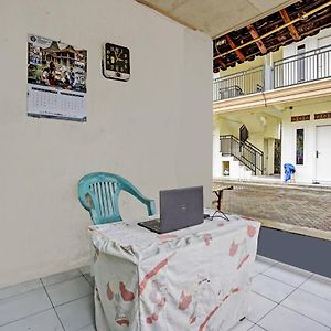 بانيووانجى Spot On 92799 Tanjung Indah Homestay Syariah Exterior photo